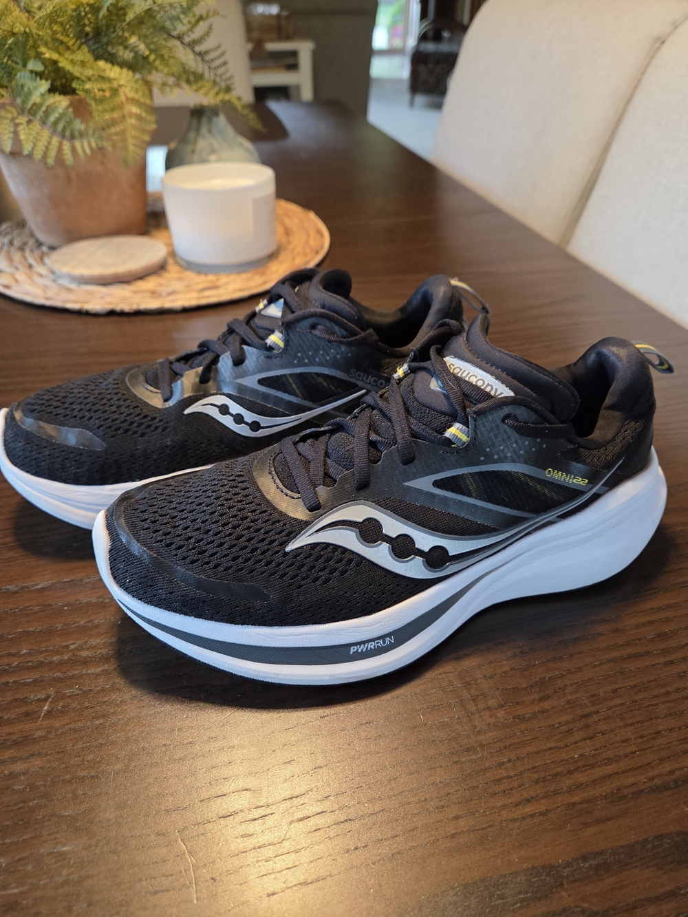 Saucony Omni 22 Stability Running Shoes Black White Size 9